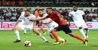 Spor Toto Süper Lig: Başakşehir: 1 - Akhisarspor: 1 (İlk Yarı)