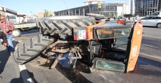 Uşakta Trafik Kazası: 3 Yaralı