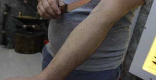 Bursa Bıçaklarıyla Tıraş Bile Yapılıyor