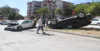 Elazığda İki Otomobil Çarpıştı, Biri Takla Attı :4 Yaralı