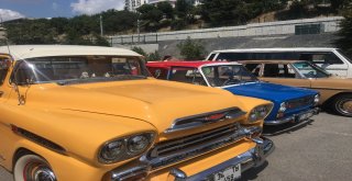 Bağdat Caddesinde Klasik Otomobillerden Zafer Konvoyu