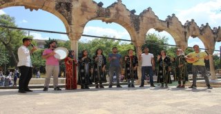 İşitme Engelli Genç Kızın Klip Hayalini İşaret Dili İle Gerçekleştirdiler