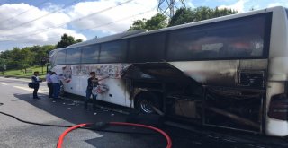 İstanbulda Şehirlerarası Yolcu Otobüsü Alev Alev Yandı