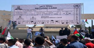 Filistinli Mültecilerden Abbasa Dev Mülteci Kimliği