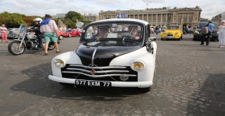 Paris Yollarında Asırlık Arabalar