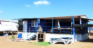 Antalyada Denize Sıfır Obalarda Ücretsiz Lüks Tatil Kıskandırıyor