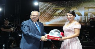 Ünlü Sanatçı Zara, Adıyamanlıları Coşturdu