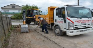 Kartepede Yol Çalışmaları Sürüyor