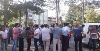 Bursada Tehlikeli Gerginlik...hastane Önündeki Kavgaya Polis Ateş Ederek Müdahale Etti