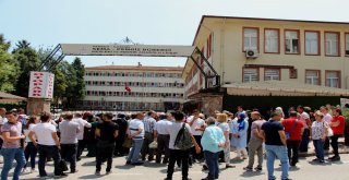 Sınava Giren Çocukları İçin Yolun Trafiğe Kapatılmasını İstediler