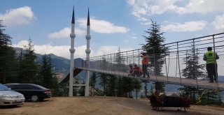 4 Minareli Yaya Köprüsü Ziyaretçi Akınına Uğruyor