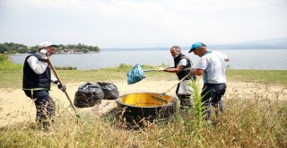 Göle Atık Suların Ulaşmasını Engelleyen Kolektörden 40 Torba Çöp Çıkarıldı