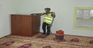 Seyitgazide Camiler Periyodik Olarak Temizleniyor