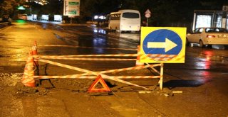 Kadıköyde Yol Çöktü