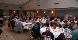 Gaziler Onuruna Yemek