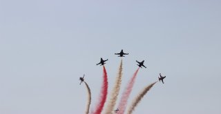 Eskişehirde Türk Yıldızları Rüzgarı