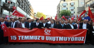 Bursada Binler Bayrak Yürüyüşünde Buluştu