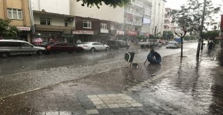 Iğdırda Sağanak Yağış Hayatı Olumsuz Etkiledi