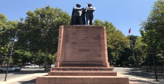 Malatyalı Terziden Çıplak Heykel İçin İlginç Formül