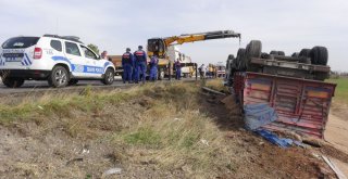 Aksarayda Tır Şarampole Devrildi: 1 Ölü