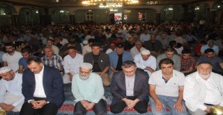 Elazığda Bayram Namazında Camiler Doldu Taştı