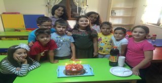 Okul Öncesi Minikler Belgelerini Aldı