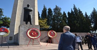 Balıkesirde Cumhuriyet Bayramı Çelenk Sunumu İle Başladı