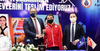 İSTANBUL BBSK, DÜNYA ŞAMPİYONLARINA EVLERİNİ TESLİM ETTİ