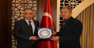 Milli Savunma Bakanı Akarın Hakkari Ziyareti
