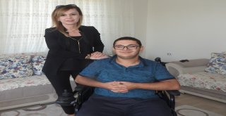 Kaymakam Uçardan Engelli Vatandaşa Akülü Sandalye