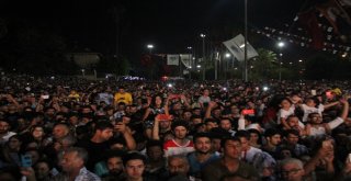 Hadise Zafer Bayramıında Mersinlileri Coşturdu