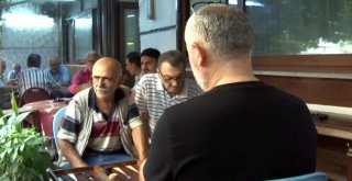 Mahalleliyi Sokağa Döken Yangın Umurlarında Olmadı