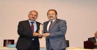 Dede Korkutun Türk Dünyasındaki Yeri Sempozyumda Konuşuldu