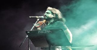 Şarkıcı Selçuk Balcı Ve Buray Hoşsöz Diyarbakırlıları Coşturdu