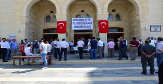 Nuri Çomu Camiinde Aşure Dağıtıldı