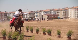 Atlı Okçular Elazığda Kıyasıya Yarıştı