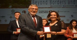 Anadolu Üniversitesinden, İnönü Belediyesine Teşekkür Plaketi