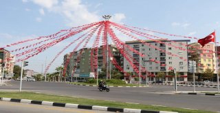 Manisa Bayraklarla Donatıldı