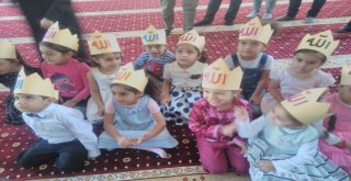 Cami Miniklerin Sesleri İle Yankılandı