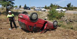 Mezar Ziyaretine Giderken Kaza Yaptılar: 2 Yaralı