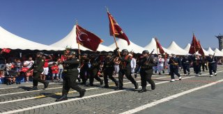 İzmirde 30 Ağustos Zafer Bayramı Coşkusu