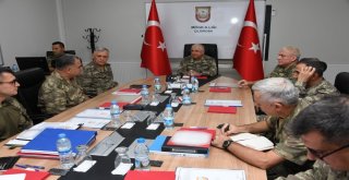 Tsk: Genelkurmay Başkanı Orgeneral Yaşar Güler, Beraberinde Kara Kuvvetleri Komutanı Orgeneral Ümit Dündar İle Birlikte Gaziantep Ve Hatay Bölgelerindeki Birlik Ve Karargâhlarda İnceleme Ve Denetlemel