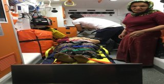 Traktördeki Demir Parçası Minibüsün İçine Girdi: 1 Ölü, 6 Yaralı