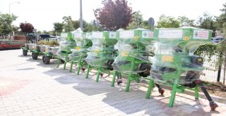 Karamanda Köylere Ekipmanı Desteği