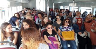 Van Büyükşehir Belediyesinin Kadın Personelleri Adayı Gezdi