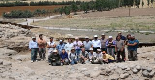 Kınık Höyükte 6 Bin Yıl Öncesine Ait Pers Tapınağı Bulundu