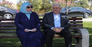 Tbmm Başkanı Yıldırımdan, İmam-I Buhari Ve İmam-I Maturudinin Türbelerine Ziyaret