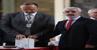 Tbmmde Milletvekillerinin Kayıtları Devam Ediyor