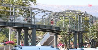 İki İlçeyi Birleştiren Üst Geçit Hizmete Girdi