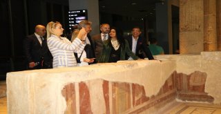 Büyükelçiler Zeugma Müzesini Gezdi